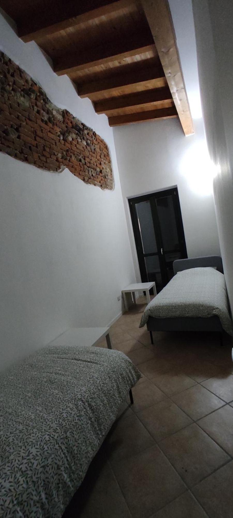 Apartamento La Casa Di Rosy Oleggio Habitación foto